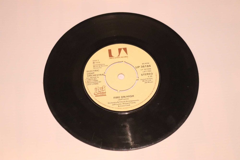 Vinil Jeff Lynne - Livin' thing / Fire on high (1976)