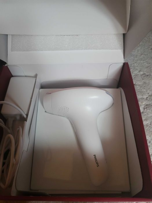 Philips Lumea 7000 depilator laserowy