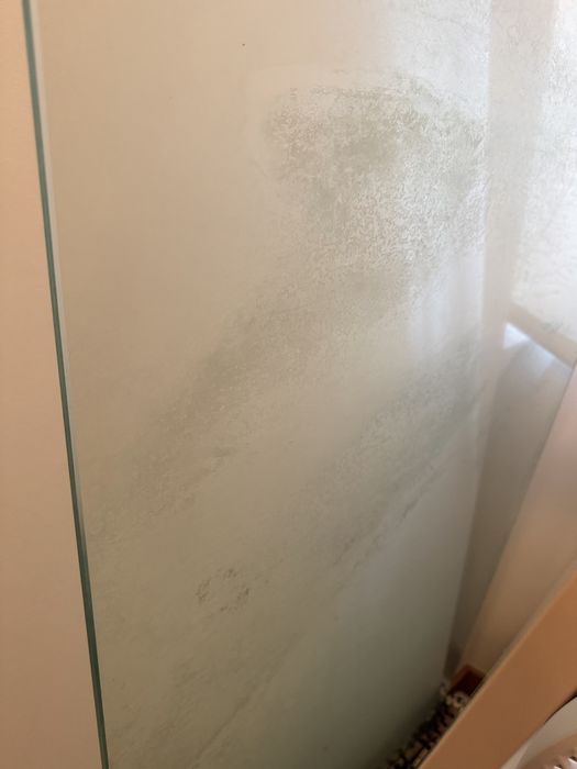 Secretária com vidro no tampo IKEA