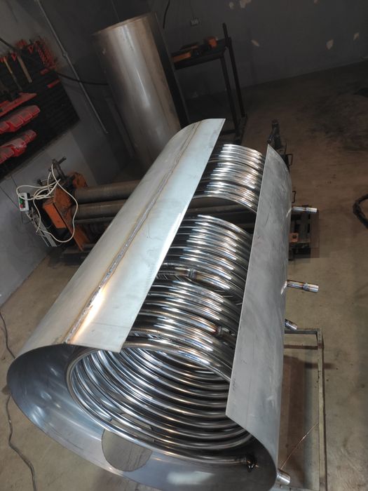 Змеевик,Змійовик ,теплообмінник ,бойлер ,бак,водонагрівач для басейну