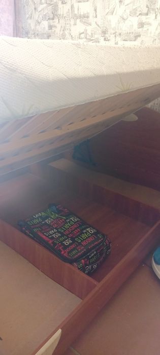 Ліжко двоспальне