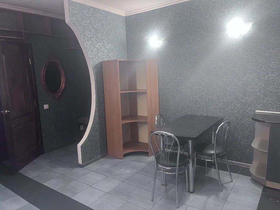 Оренда частини будинку з подвірʼям