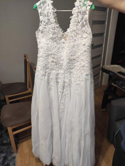 Suknia ślubna - śnieżnobiała