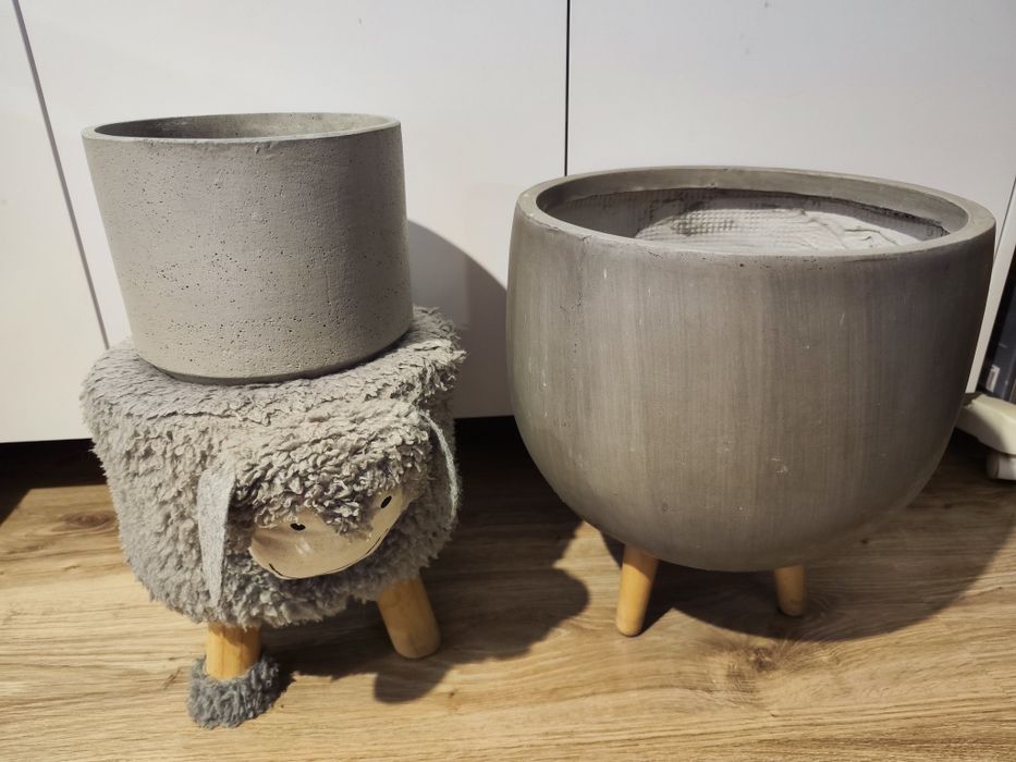 Donica betonowa na nóżkach szara 36x39 cm, bez nóżek d22*17(h)cm