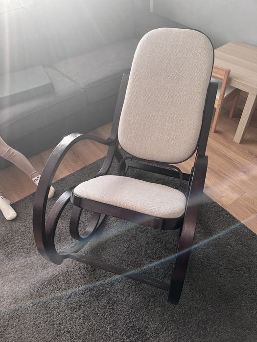 Fotel bujany drewniany nowy