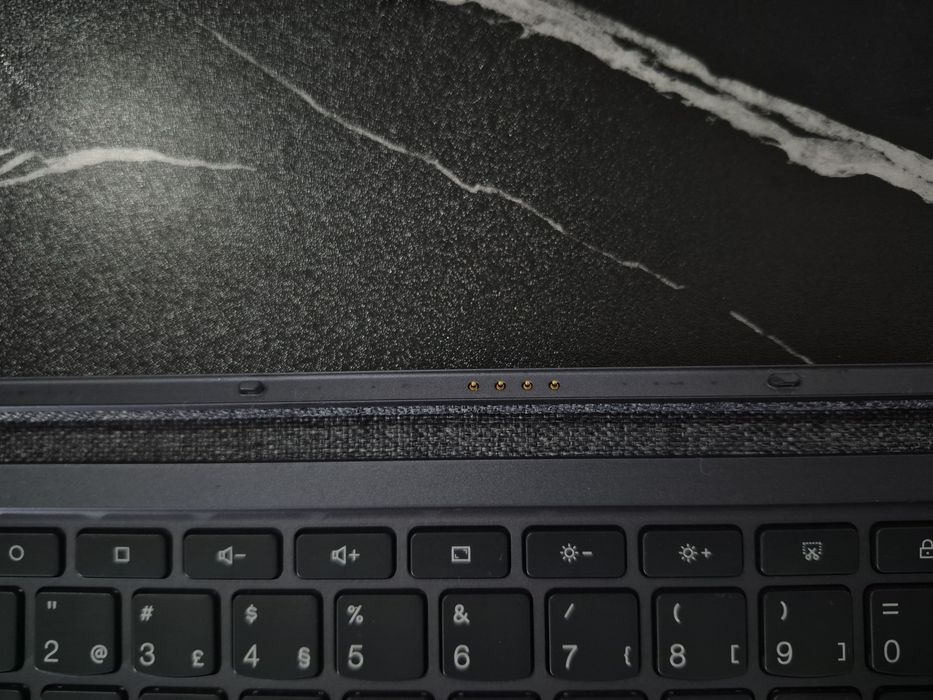 Teclado Original Lenovo Tab P11 Pro (J706F) - Layout PT (com Ç) para Peças ou Uso