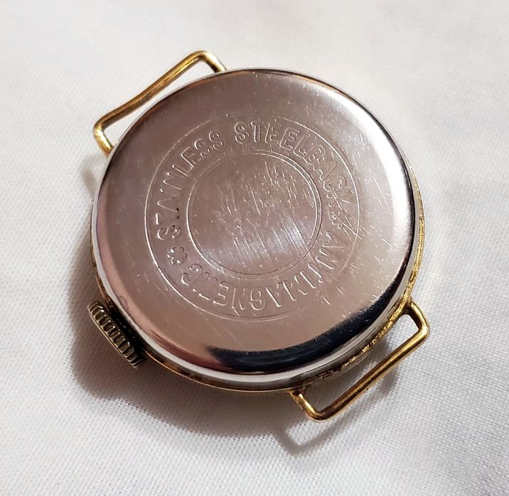 Часы в жёлтом корпусе Анкер немецкие механика года 70е времён ссср