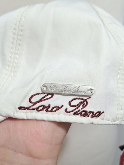 Loro  piana  czapka  z  daszkiem