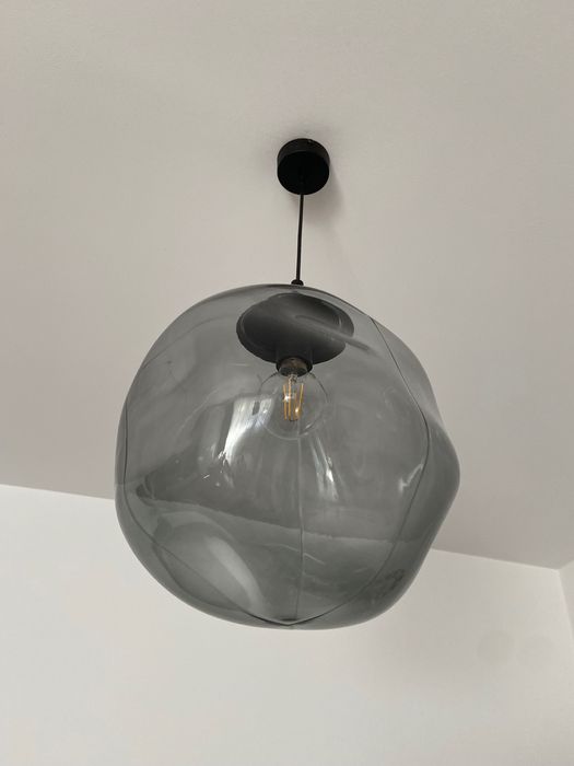 2 Lampy wiszące sufitowe.