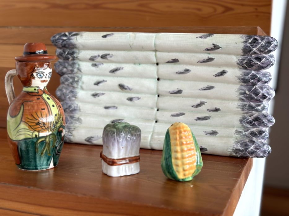 Lote com várias peças de decoração e coleção 1/2