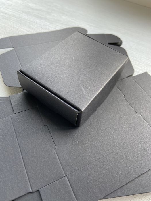 Продам новые черные коробочки