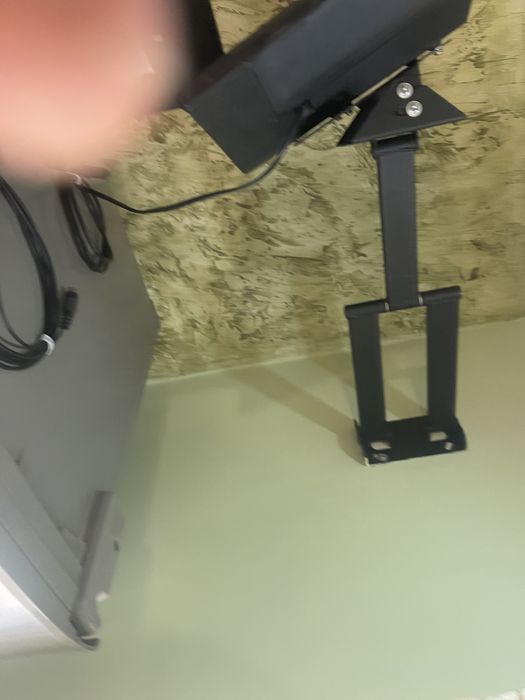 TOSHIBA телевізор 24 дюйм вхід під флешку ,тюнерТ2 ,антена ціна за все