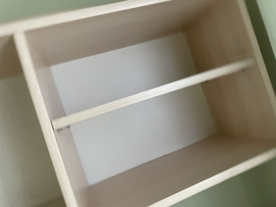 Fajna solidna półka wisząca
