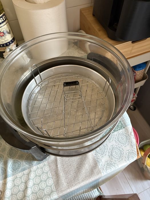 Forno de convencao praticamente novo , usado poycas vezes