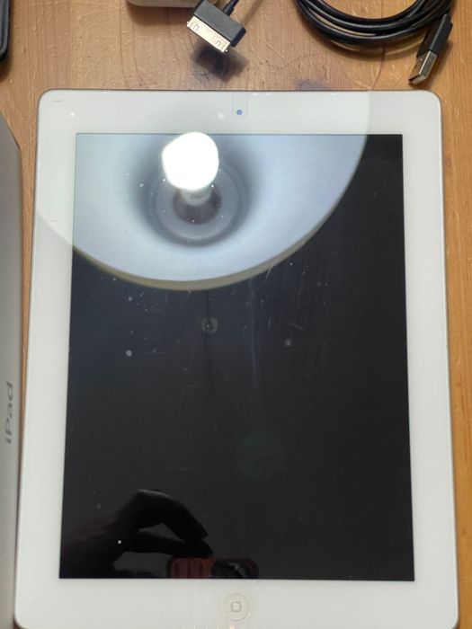 iPad Wi-Fi + Cellular 16 GB White64170826477313121