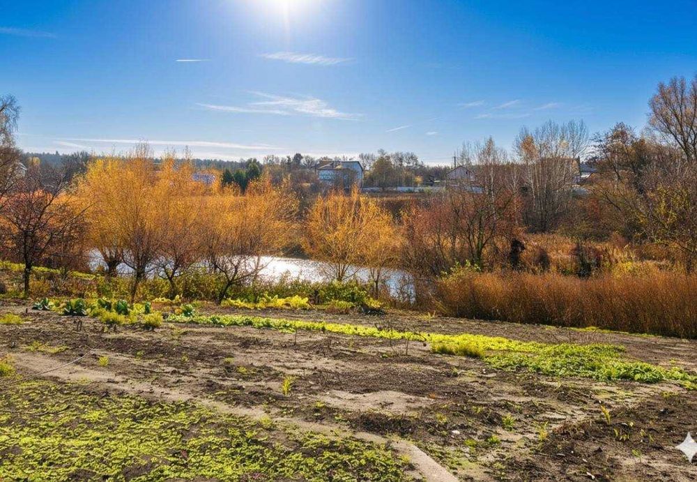 Продам вінтажний будиночок 77кв.м+17 соток з виходом до озера.