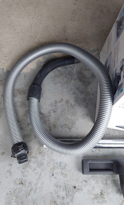 Odkurzacz bezworkowy Electrolux Ease