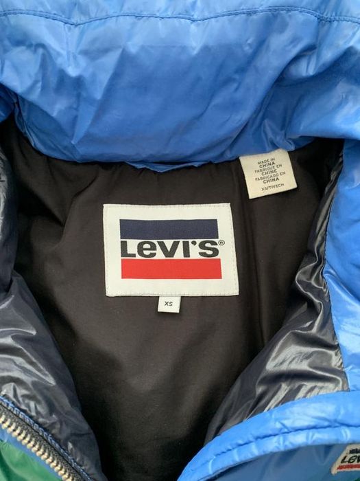 пуховик LEVIS xs