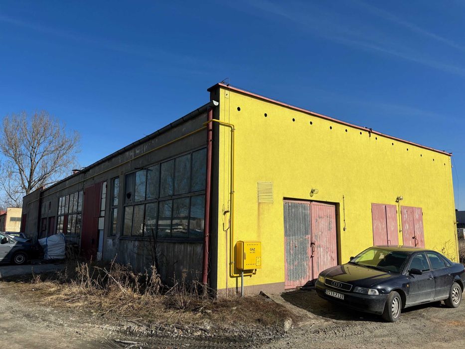 Nieruchomość na sprzedaż - Staszów, ul. Towarowa - 400 m²