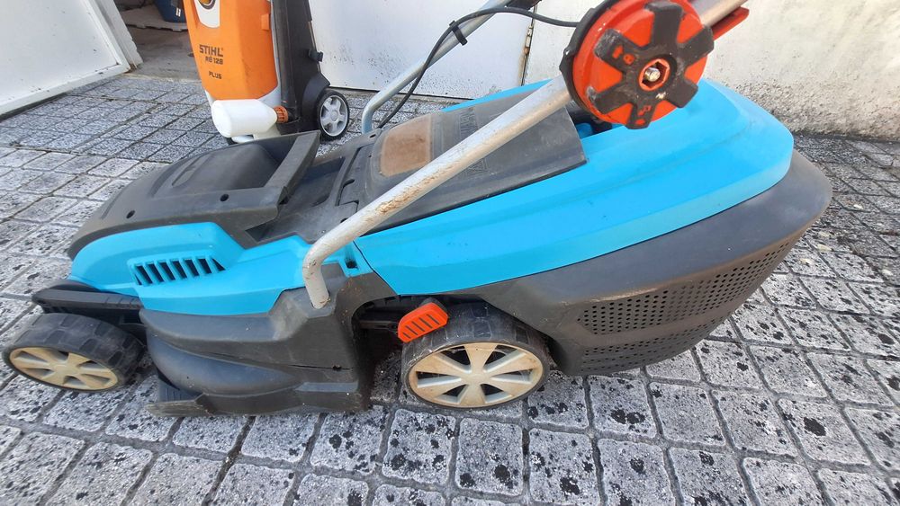 Corta-Relvas Elétrico Gardena PowerMax 42 E – 1700W