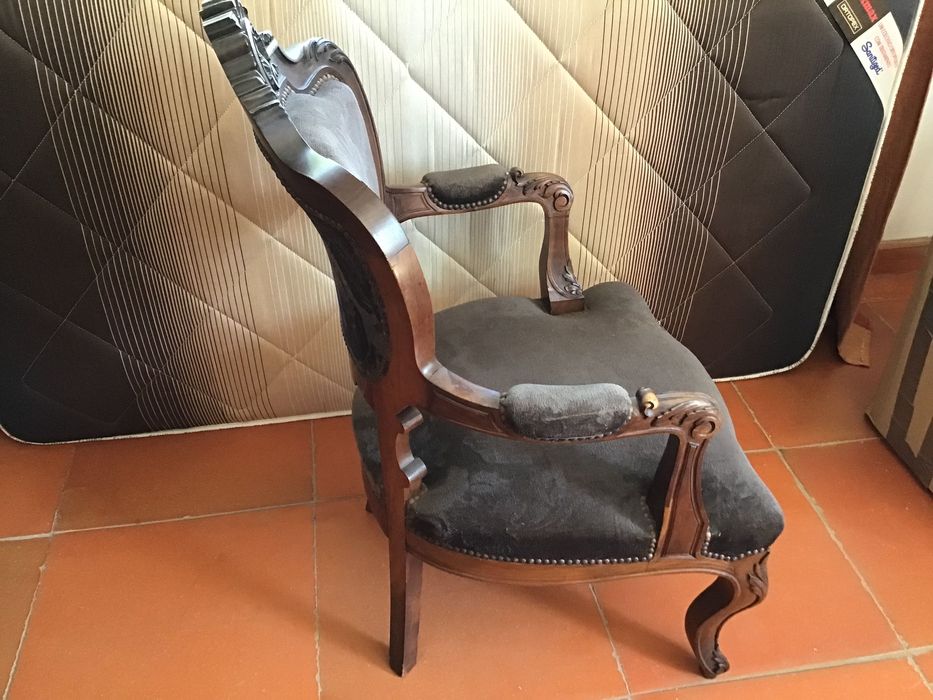 Cadeirão de braços tipo  bergère  em madeira excelente estado