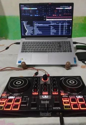 Hercules DJControl Inpulse 200 em perfeito estado