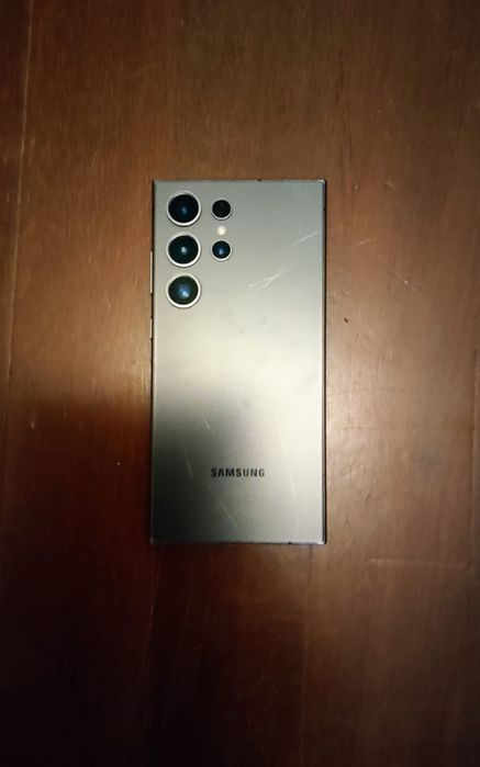 Samsung s24 ultra ligeiramente rachado no ecrã  funcional