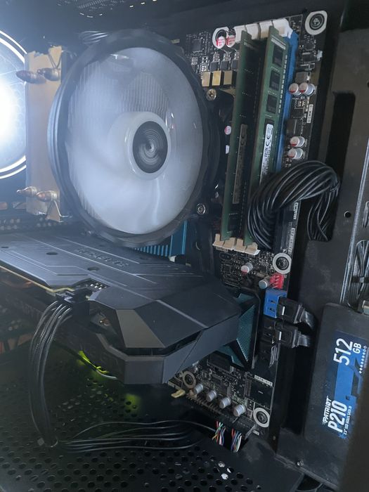 Материнська плата в комплекті