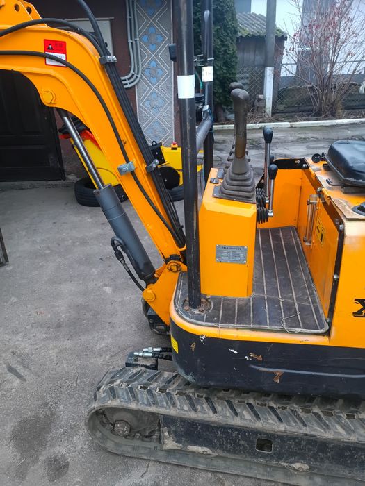 Міні екскаватор Rinoceros xn08