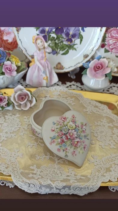 Шкатулка яйцо комод для украшений Royal Albert  пуфик шкатулка