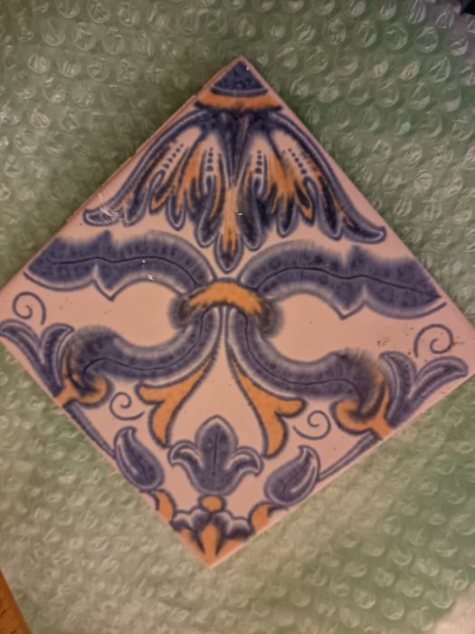 Azulejos antigos (azul e amarelo)