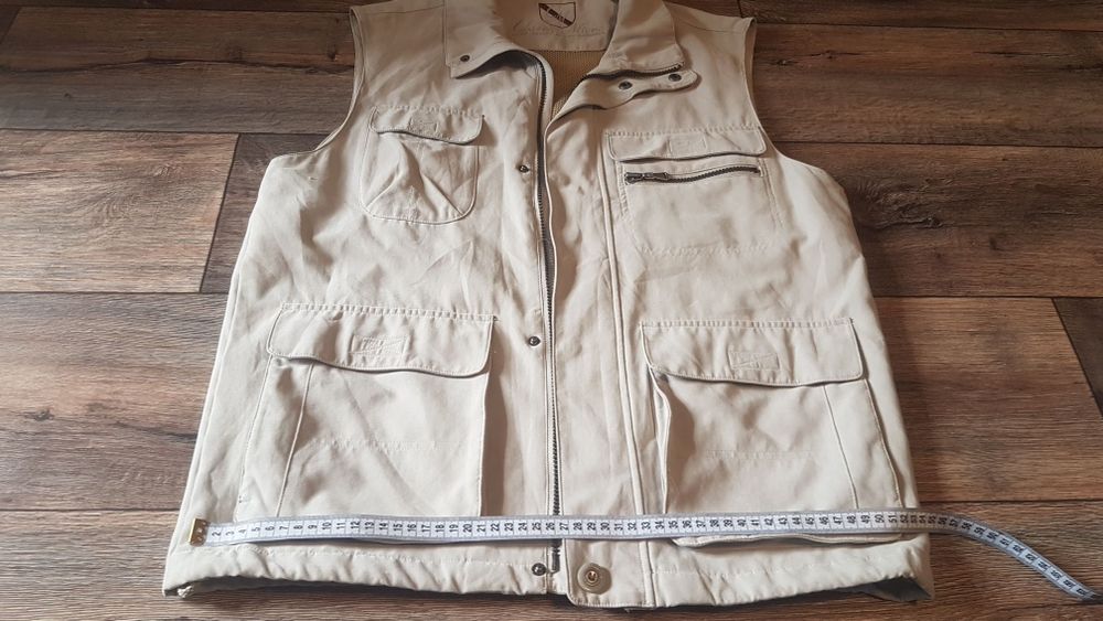 Жилетка, размер XL. Б/ у