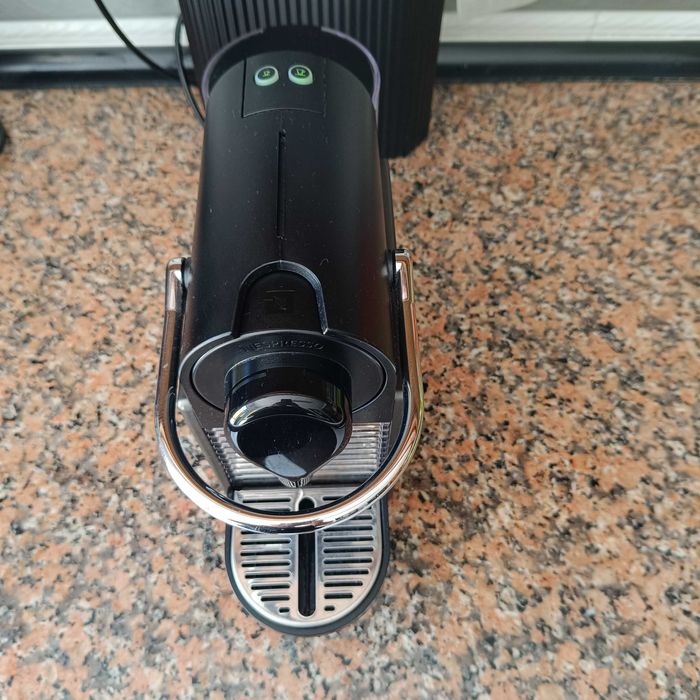 Máquina Nespresso Pixie