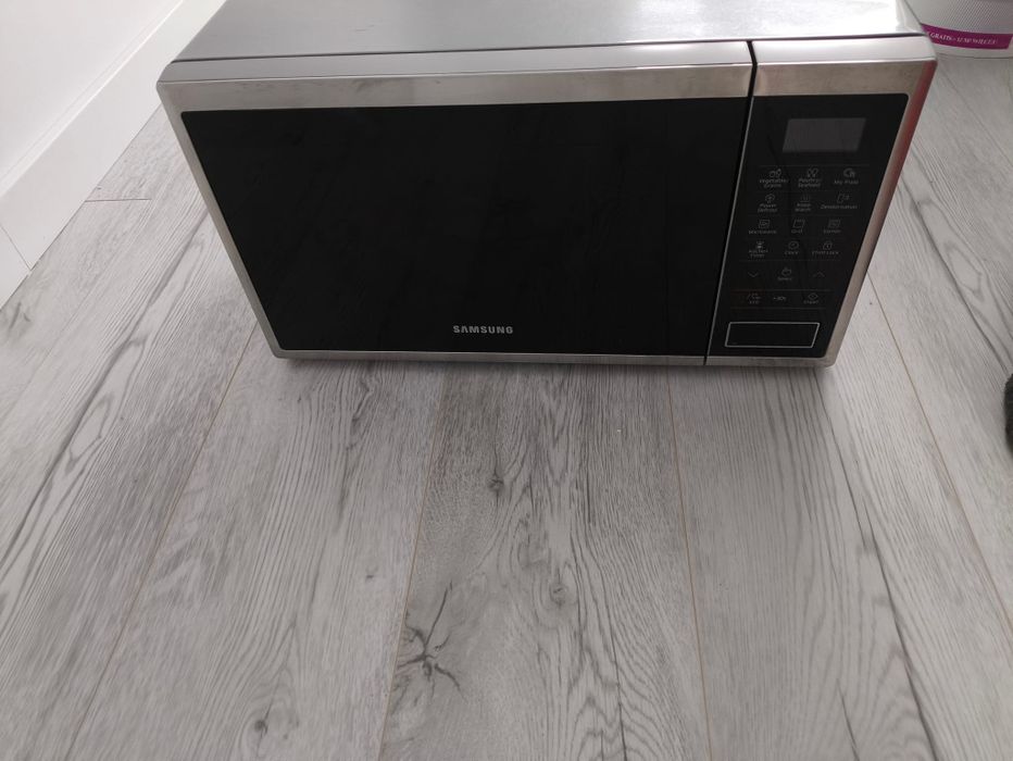 Kuchenka mikrofalowa Samsung MG23DG4524ATE2 Grill