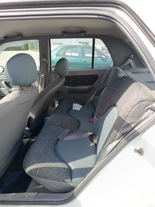 Renault Clio 1.2 essence année 1995 _ 298000 Km _700 € foto 5