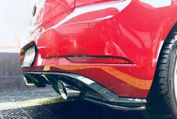 Карбоновий дифузор на Golf 7