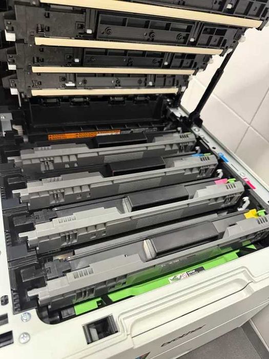 Impressora Brother HL-L3220CW - Impressora LASER LED a CORES