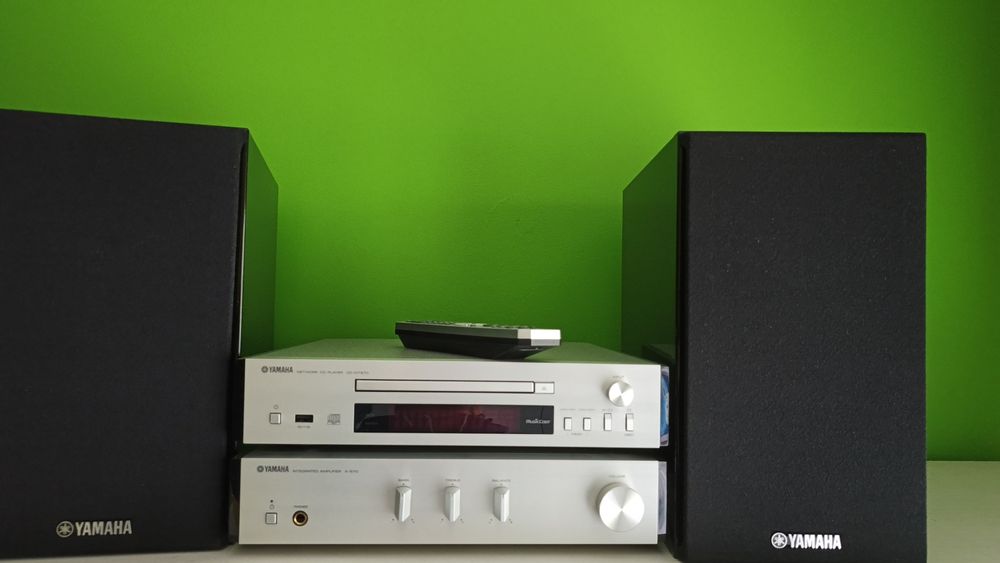 Mini wieża. Yamaha MusicCast MCR-N670 / MCR-N670D.