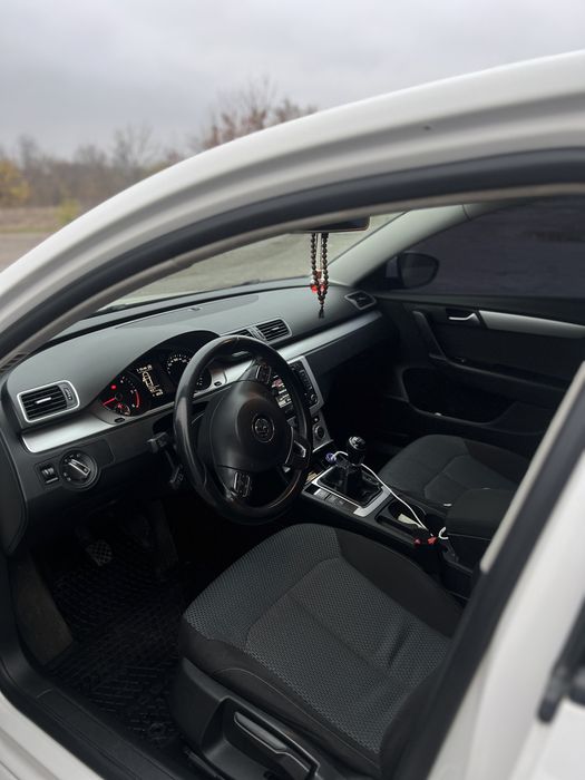 Volkswagen Passat 2012 VIN WVWZZZ3CZDP019743 фото оголошення 7 з 9