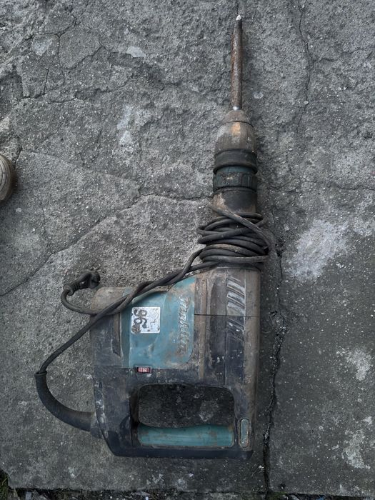 Młot udarowy MAKITA HM1101C