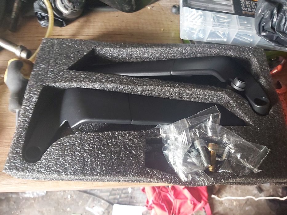 Sprzedam 2 nowe lusterka by rizoma