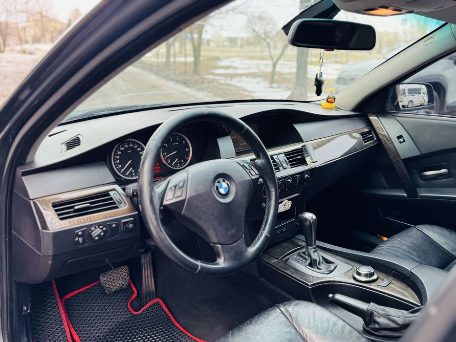 БМВ Е60 2.5 автомат