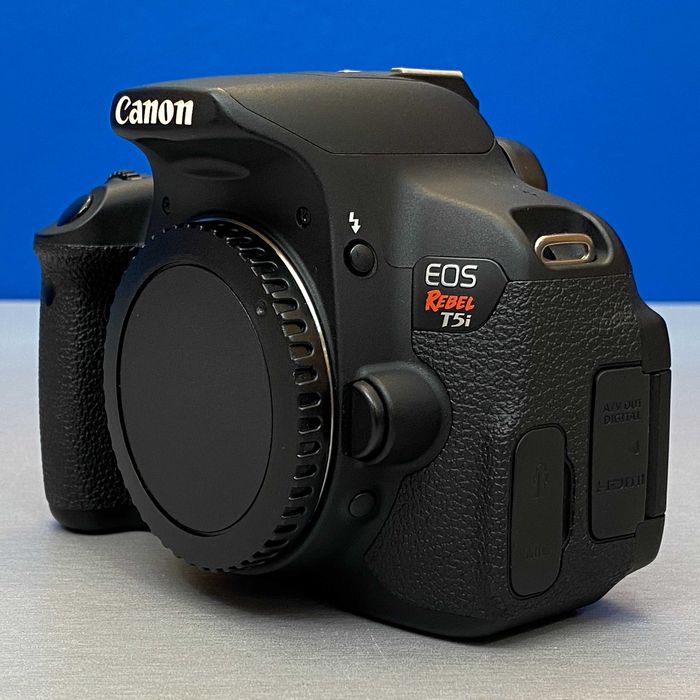 Canon EOS Rebel T5i (700D - Corpo) - 18MP