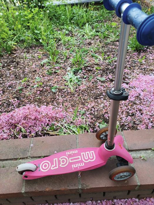 Hulajnoga MICRO MINI deluxe do 35kg dziewczęca pink