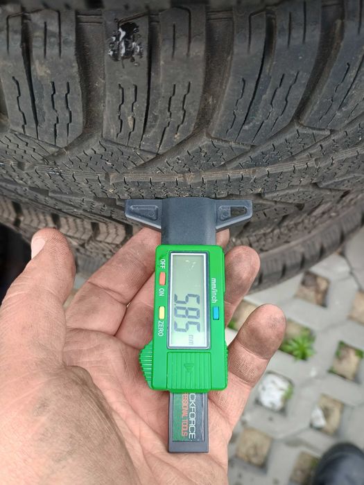 Zimowe opony Semperit 185/60 r15 2017r. Bieżnik 5,8 mm Para 2 sztuki