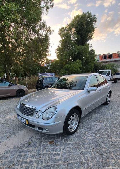 Mercedes-Benz E 220 CDI Automático – Muito bom estado