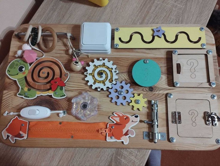 Бізіборд Розвиваюча іграшка