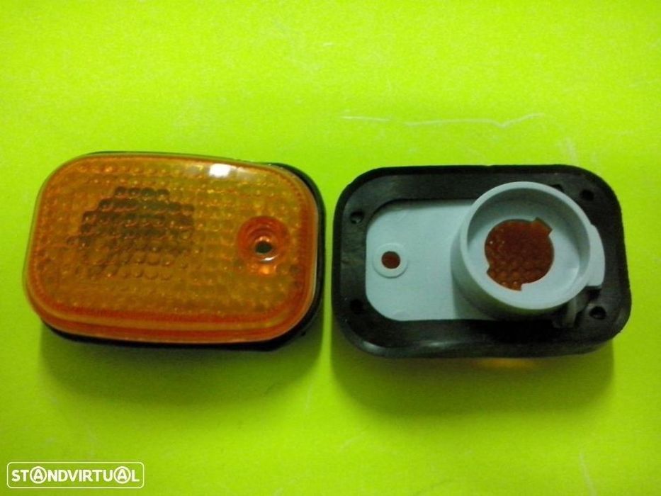 farolim lateral Nissan Pickup D21 ( Novos)
