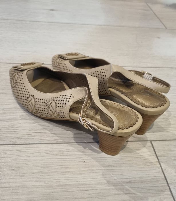 Buty na niskim obcasie