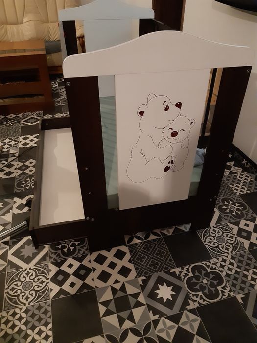 Łóżeczko dziecięce regulowane